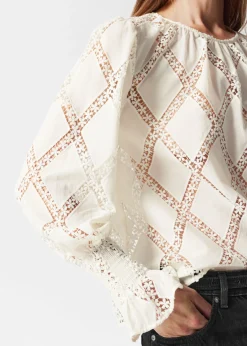 Cheap & Other Stories Blouse Brodée à Poignets Volantés