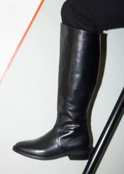 New & Other Stories Bottes De Style équitation En Cuir Noir