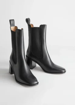 Best & Other Stories Bottines Chelsea à Talons En Cuir Noir