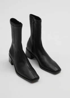 Online & Other Stories Bottines-chaussettes En Cuir