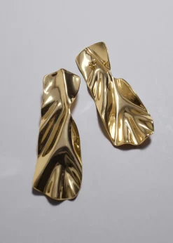 Fashion & Other Stories Boucles D’oreilles à L’effet Drapé Sculptural Doré