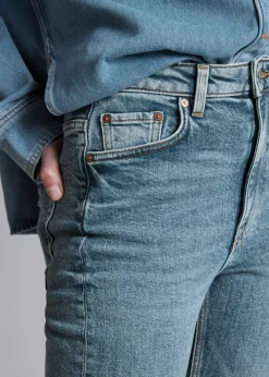 Outlet & Other Stories Jean Slim