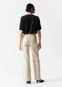 New & Other Stories Jeans Bootcut à Poches Plaquées Couleur crème