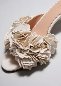 Cheap & Other Stories Mules En Cuir à Motifs Floraux Appliqués Couleur crème