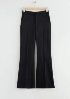 Fashion & Other Stories Pantalon Ajusté évasé Noir