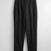 Store & Other Stories Pantalon Court Fuselé Noir