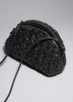 Cheap & Other Stories Pochette En Cuir Tressé Noir