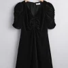 Cheap & Other Stories Robe Courte Froncée En Velours Noir