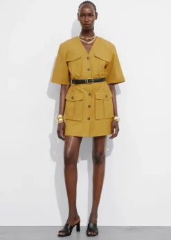 Clearance & Other Stories Robe Courte Utilitaire à Manches Courtes Moutarde