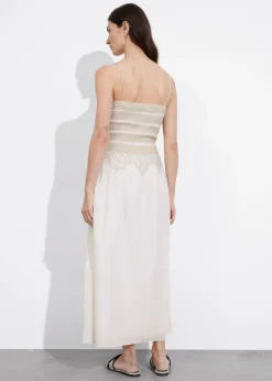 Outlet & Other Stories Robe Midi à Smocks à Bretelles Blanc/Beige