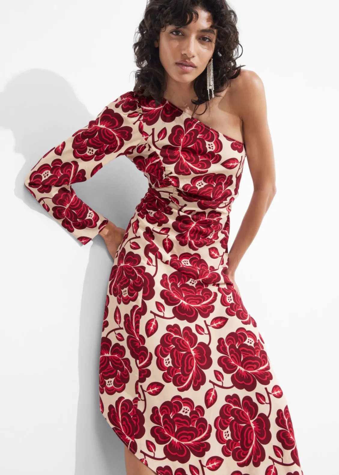 Sale & Other Stories Robe Midi Asymétrique Motif fleuri rouge