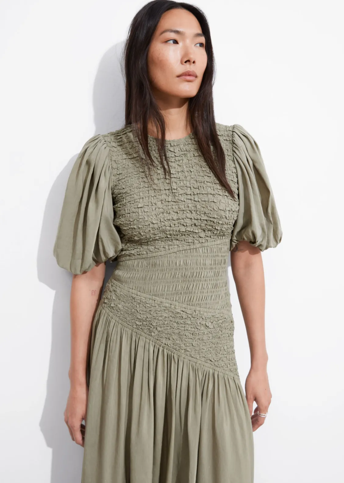 Fashion & Other Stories Robe Midi Asymétrique à Smocks
