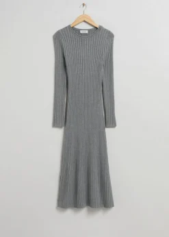 Cheap & Other Stories Robe Midi Côtelée Et évasée Gris