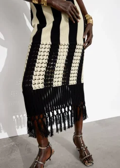 Cheap & Other Stories Robe Midi En Maille à Franges Noir/Blanc