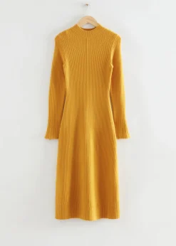 Fashion & Other Stories Robe Trapèze Ajustée En Laine Jaune