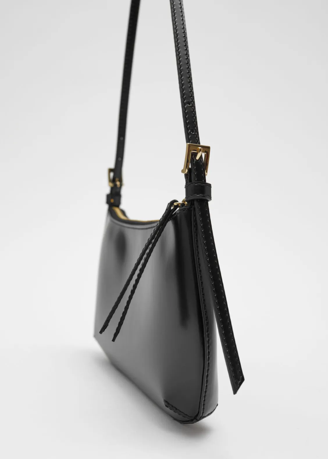 Store & Other Stories Sac à Bandoulière En Cuir Brillant