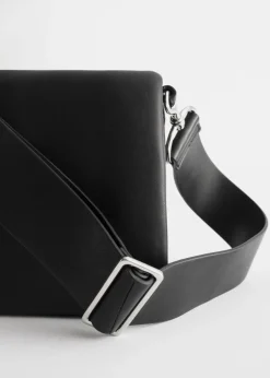 Discount & Other Stories Sac à Bandoulière En Cuir Sans Chrome Noir