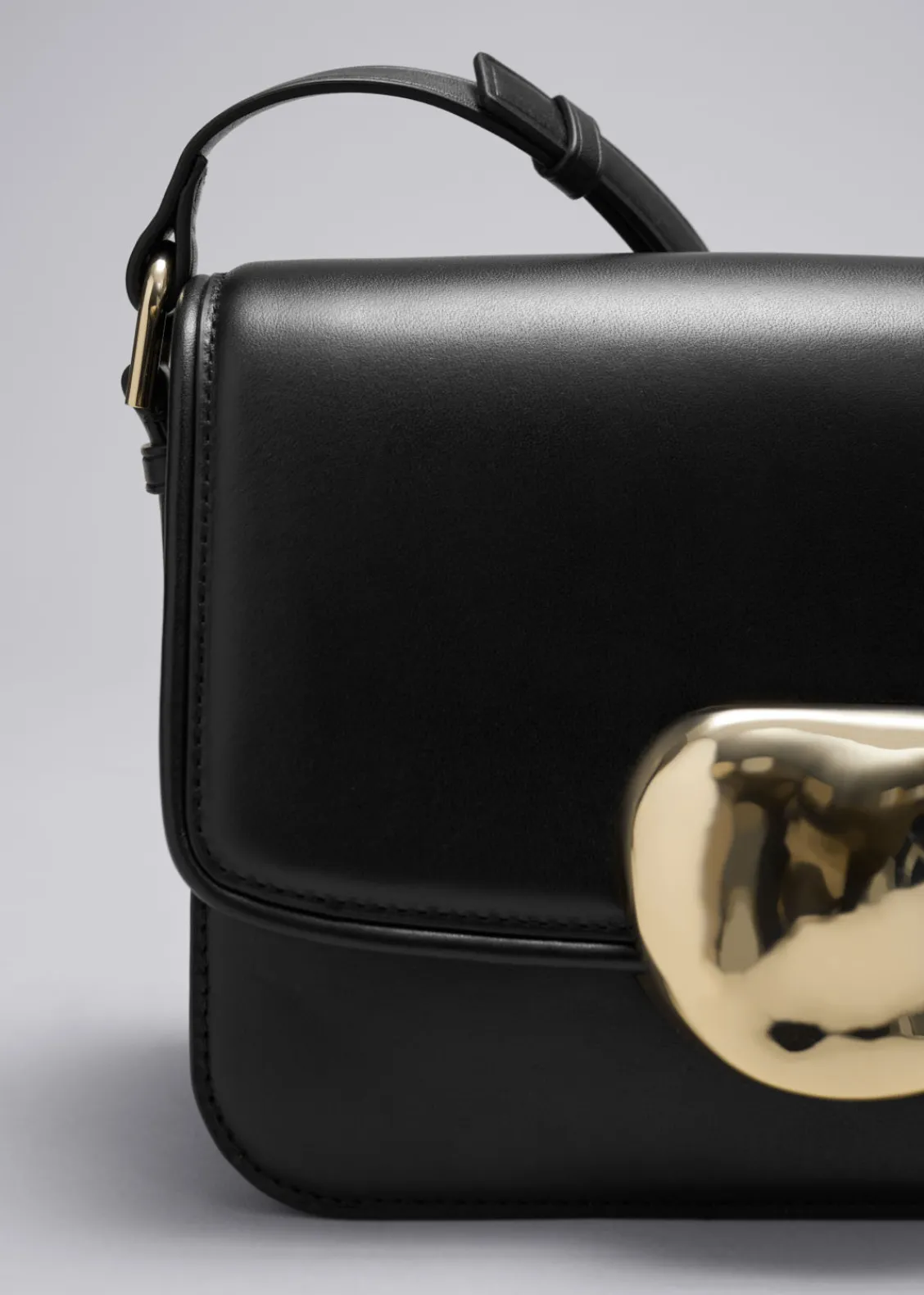 Outlet & Other Stories Sac En Cuir à Boucle Sculpturale