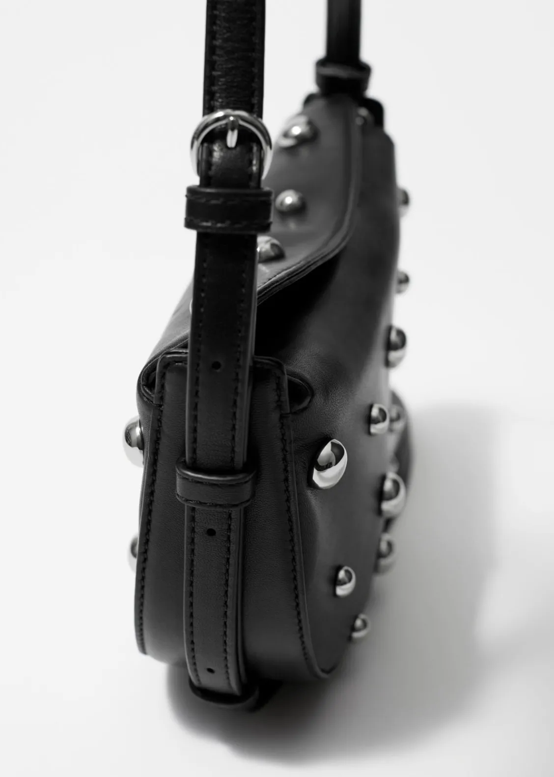 Store & Other Stories Sac Porté épaule En Cuir Clouté Black