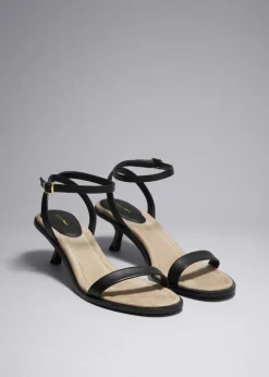 New & Other Stories Sandales En Cuir à Petits Talons