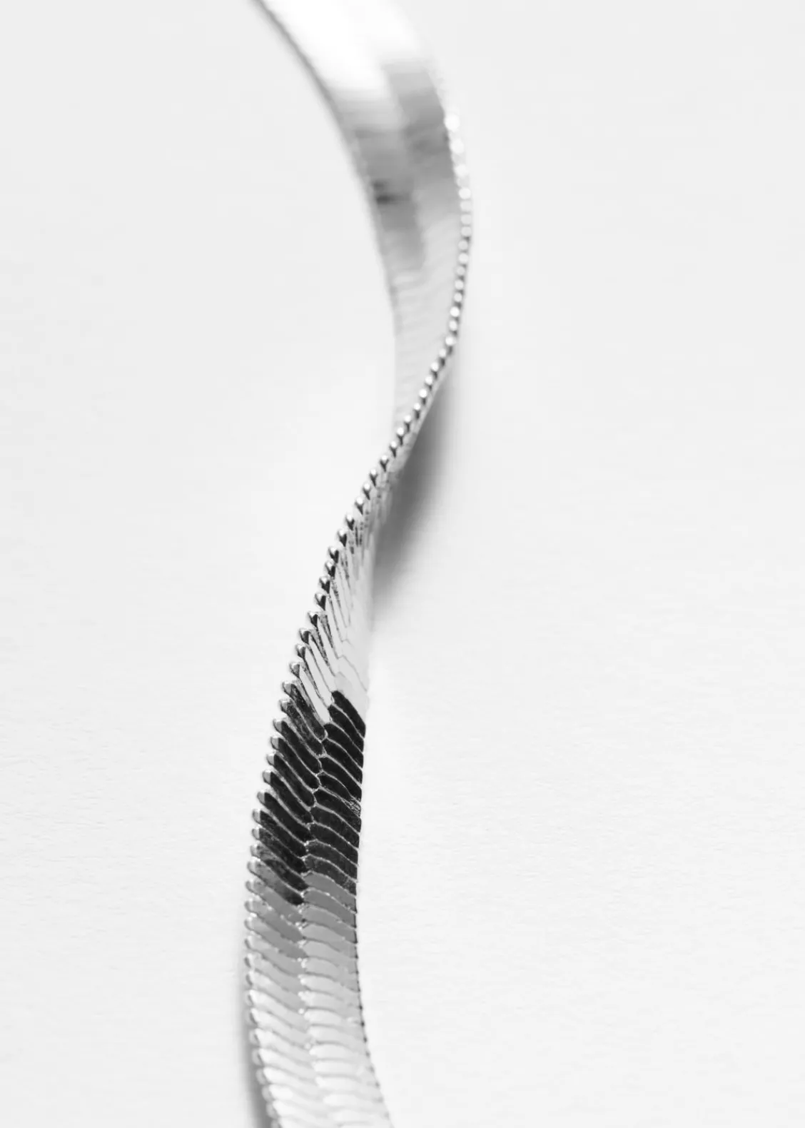 Cheap & Other Stories Collier Large à Chaîne Type Serpent